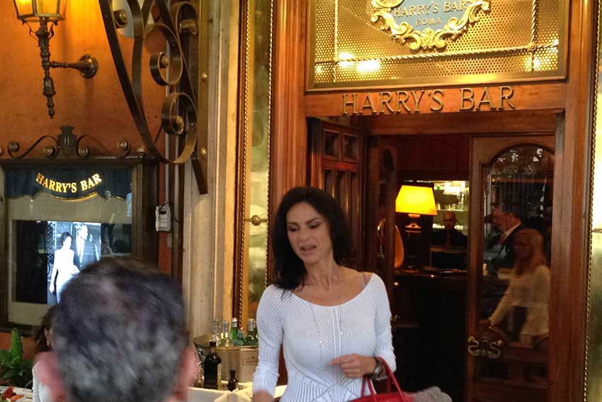 Ramona_Badescu_harry_s_bar_roma